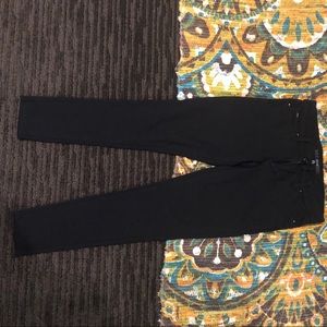 Joe’s black jeggings